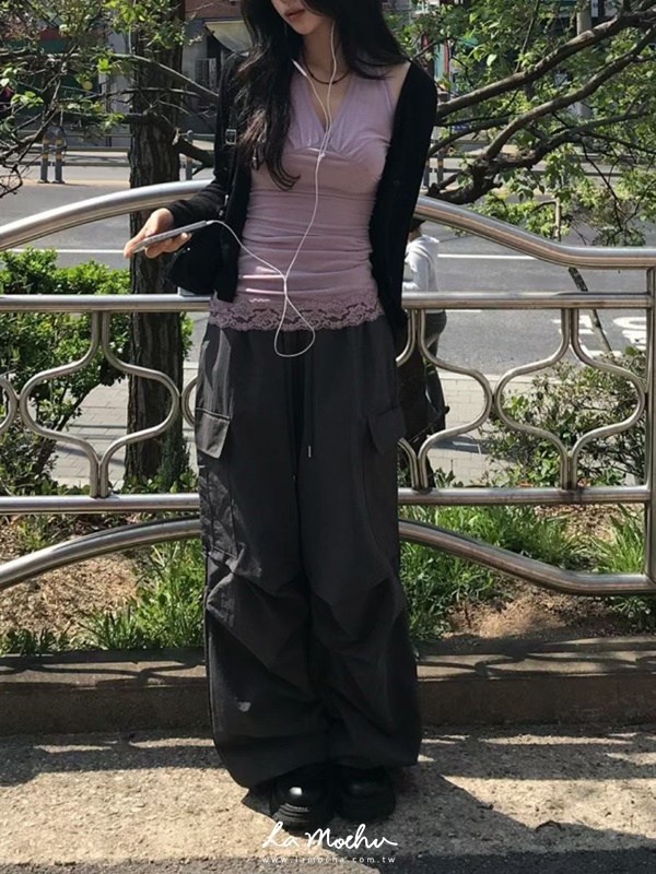 下擺蕾絲掛脖棉質背心